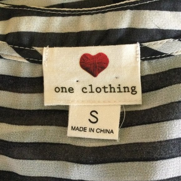 one clothing Sheer Striped Button Down Tank, Small - Picture 4 of 5